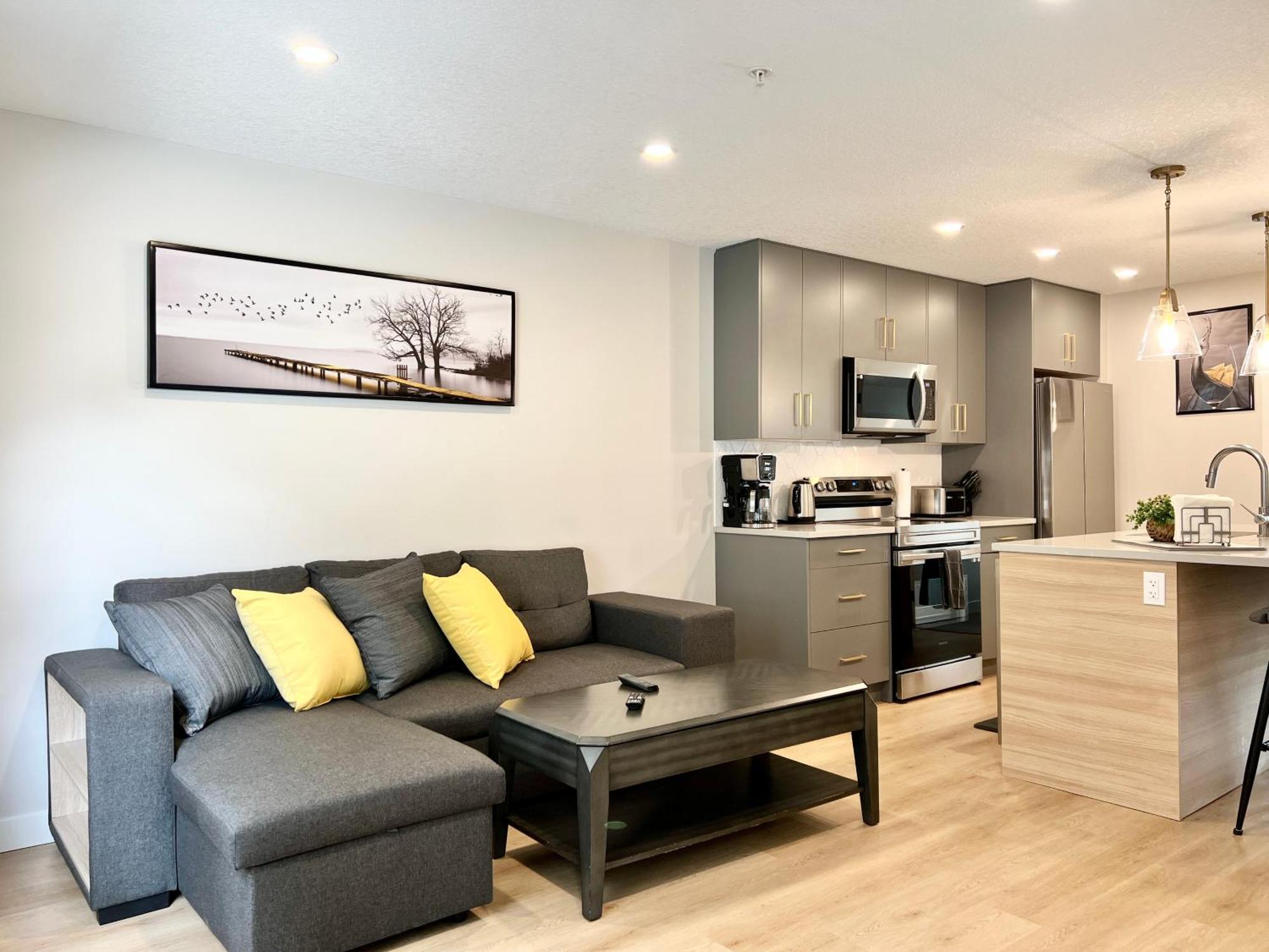 Brand New 2Br Condo With Outdoor Swimming Pool And Hot Tub Canmore Exterior foto